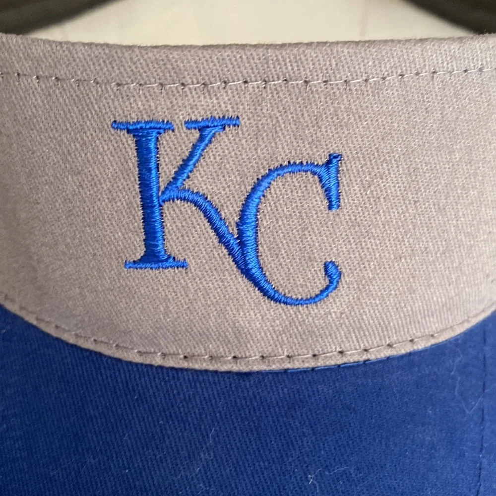 ❄️4 for $20❄️ NWOT KC Royals Visor - Picture 2 of 5